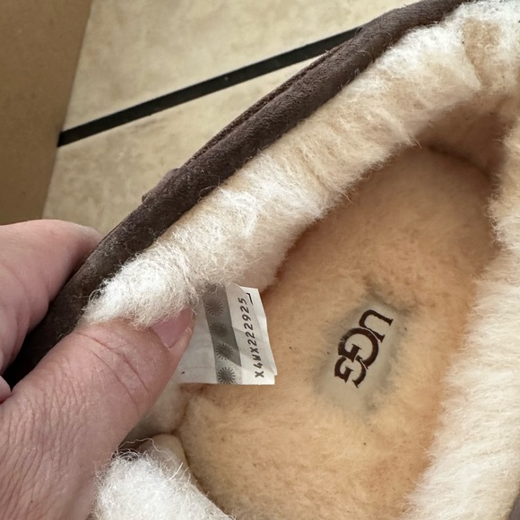 Women’s UGG Espresso Dakota Slippers #11 - Picture 3 of 6